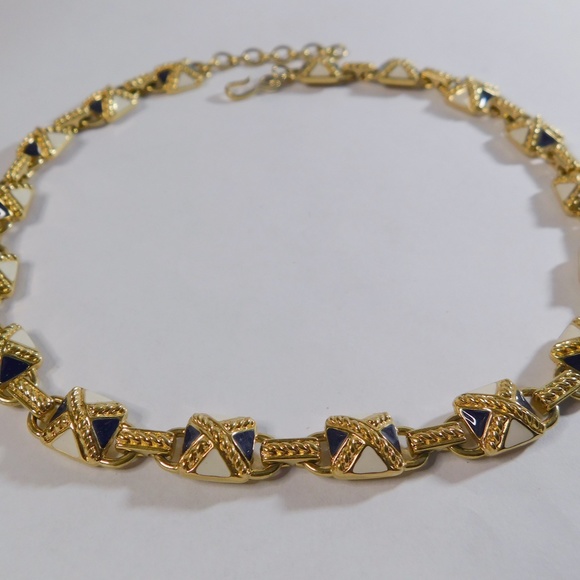 Monet Gold Tone Black and White Enamel Chocker Necklace Vintage - Picture 6 of 8